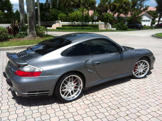 Illustration for article titled Esprit or 996 Turbo: What Are Better Car Options for the Price of an Old NSX?
